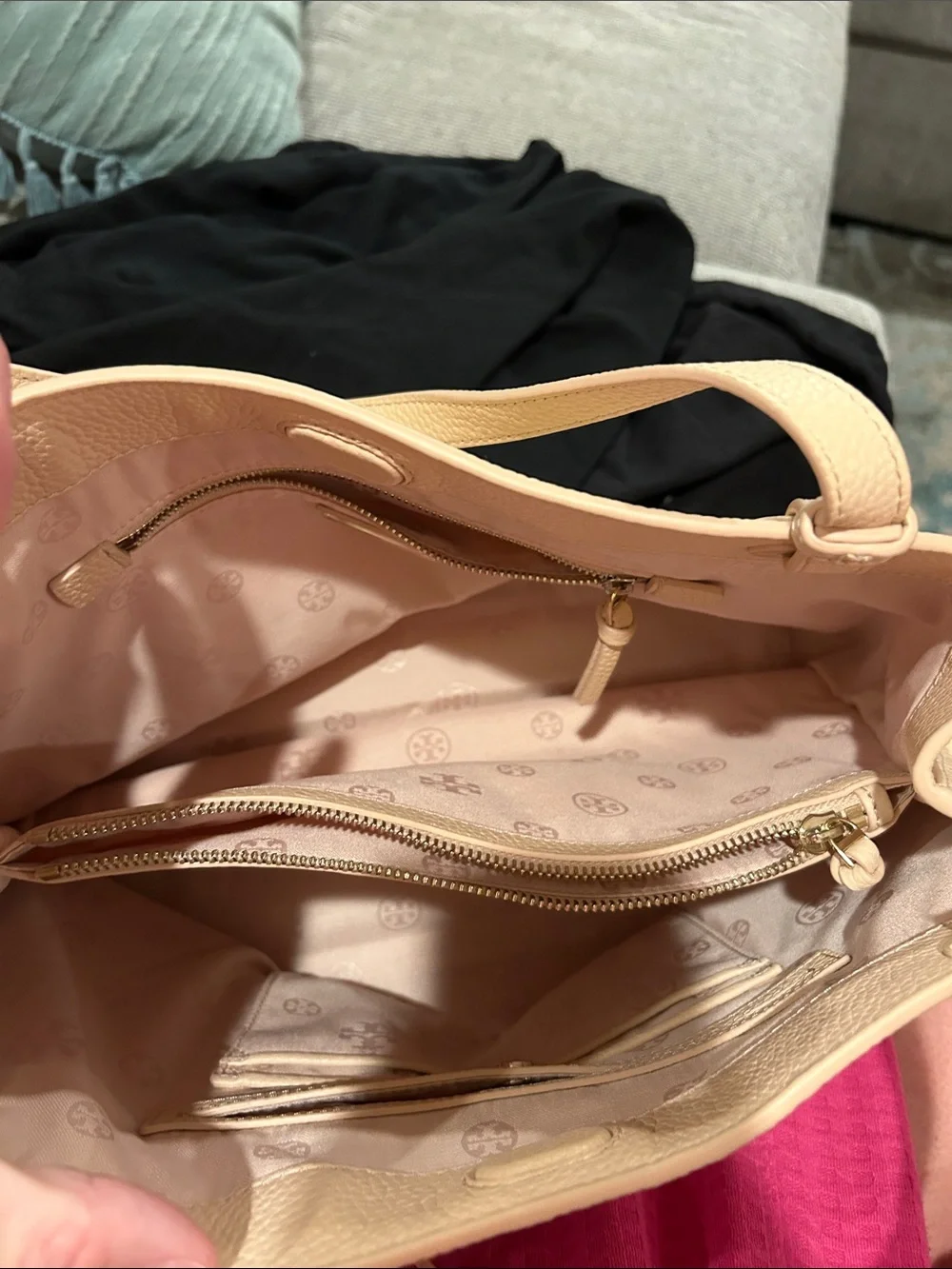 Tory Burch Thea Pebbled Leather Tassel Shoulder Bag in Light Pink